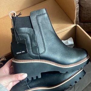 Dolce Vita black boots size 7 never worn